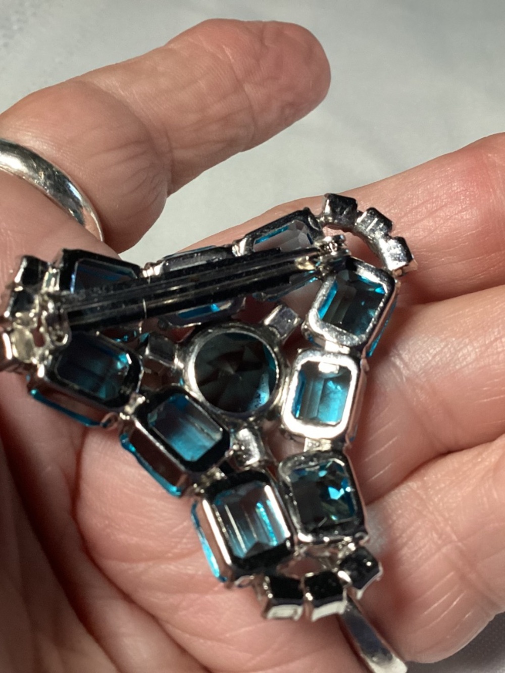 Art deco aquamarine colored vintage brooch. 💙💙💙💙💙RARE ONE 💃 - Picture 8 of 8